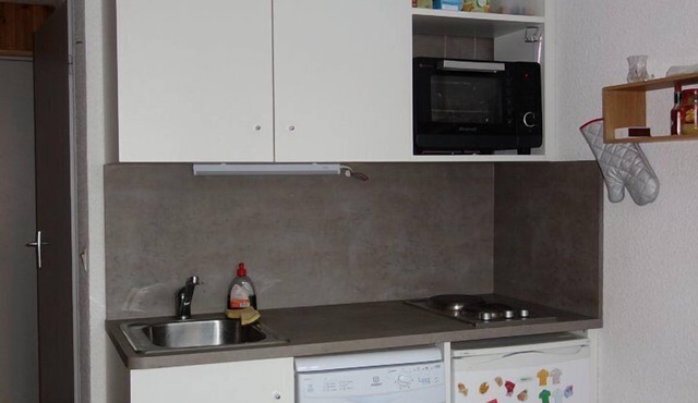 2-ROOM APARTMENT + MOUNTAIN CORNER-ECLOSE EST