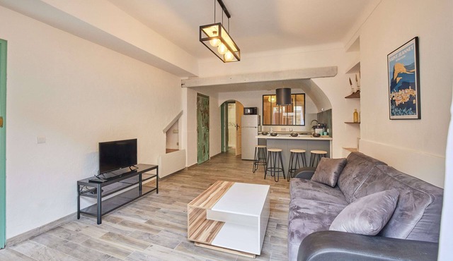 2-room apartment in the heart of the old village opposite the restaurant