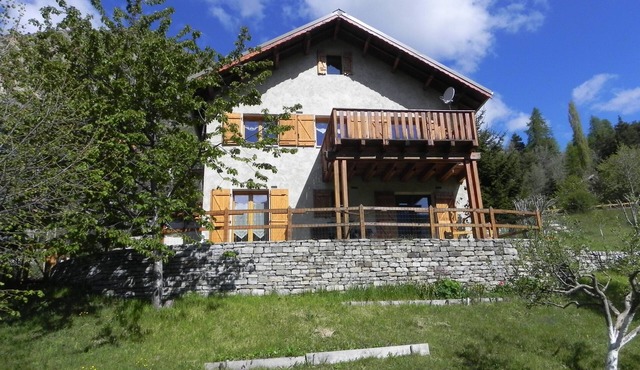 2 ROOM APARTMENT IN MOUNTAIN CHALET PETS WELCOME!