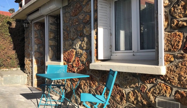 2-room apartment in quiet neighborhood