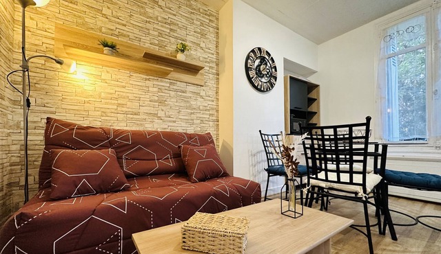 2 room apartment in the heart of the residential area of Velpeau