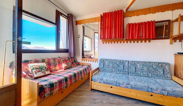 2-room apartment near slopes with balcony