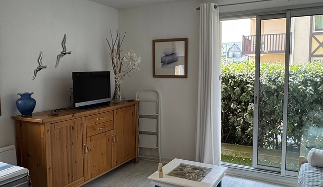 2-room apartment near beach with parking in Cabourg