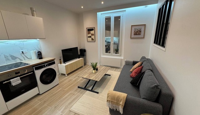 2-room apartment, new/fully renovated, sleeps 4