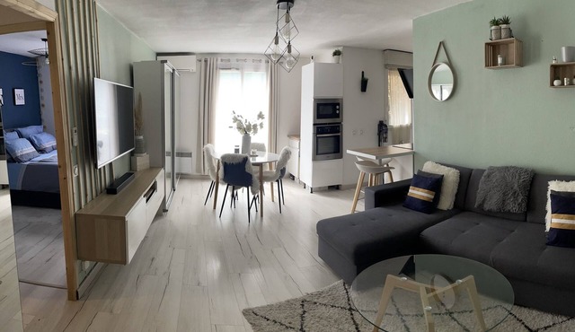 2-room apartment, sleeps 4, with pool and jacuzzi