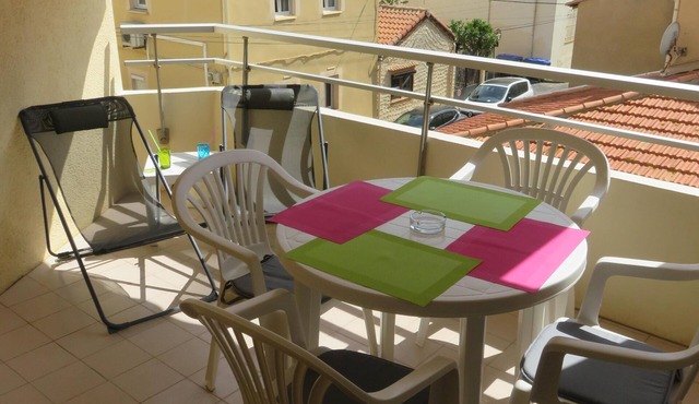 2-ROOM APARTMENT WITH TERRACE