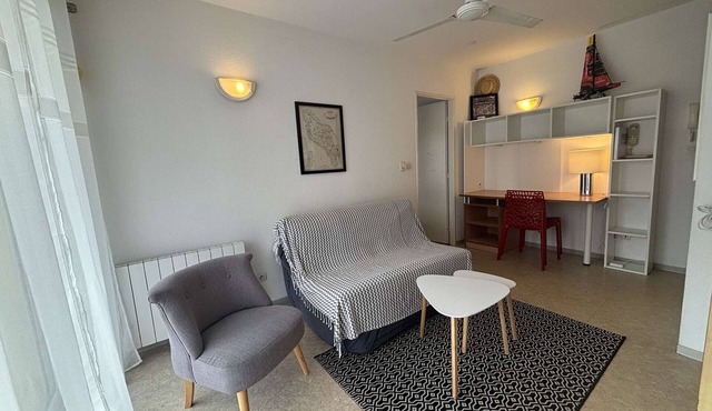2-room apartment with terrace and parking in La Rochelle
