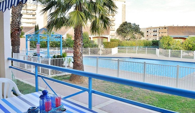 2-room apartment with terrace, sleeps 5, Le Lavandou