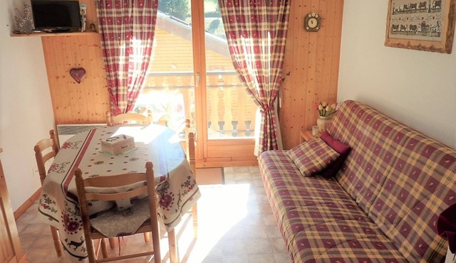 2-room apartment with balcony, parking - Quiet area