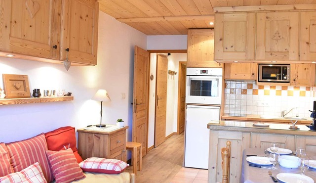 2-room apartment with balcony in Méribel, close to shops and slopes