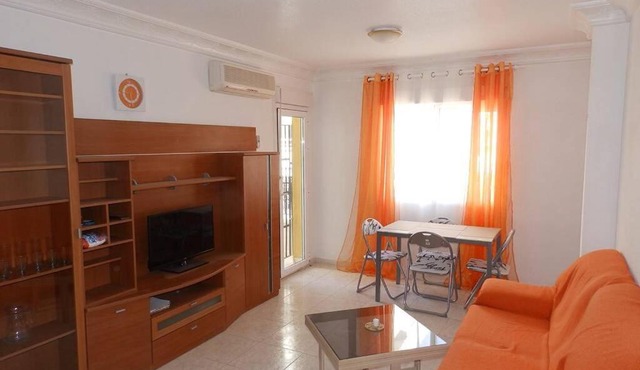 2 room apartment with free parking near the sea