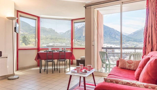 2-room apartment with balcony, near slopes - Briançon
