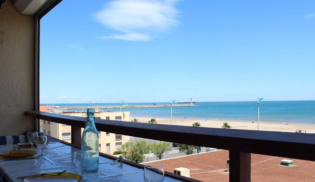 2-room apt 4 ppl with balcony, A/C and pets allowed 150m from the beach