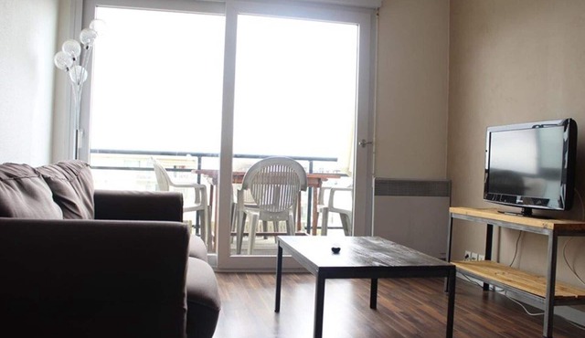 2-room apt with balcony and parking in La Rochelle