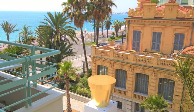 2-room balcony with sea view in a luxury building on the Promenade des Anglais