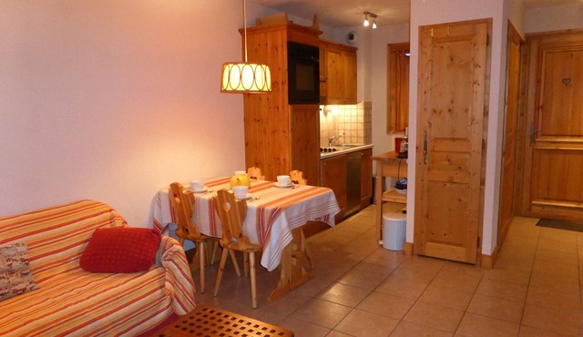 2 room cabin apartment for 6, terrace, pets allowed