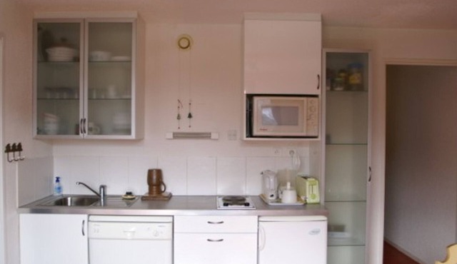 2-room cabin apartment at the foot of the slopes with balcony and ski locker