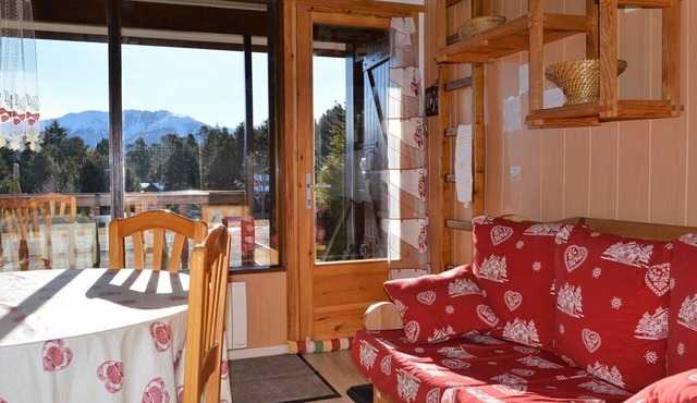 2-room chalet for 4 people near slopes, south-facing terrace
