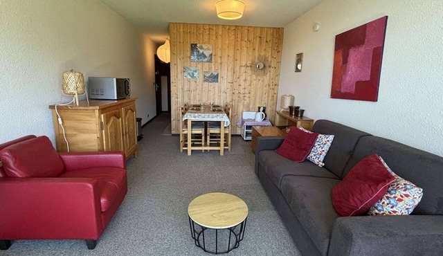 2-room apartment, pets allowed, parking in Notre-Dame-de-Bellecombe