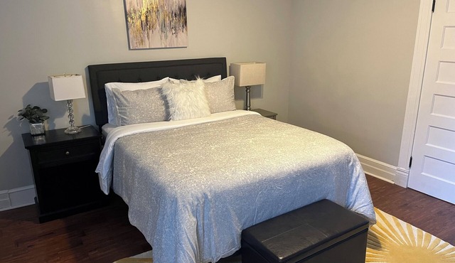 2 Rooms -2 Queen Beds Apartment in pleasant Richmond with AC, WiFi