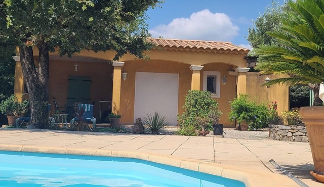 2 rooms 32m ² independent - in the calm in the golf of Barbaroux in Brignoles