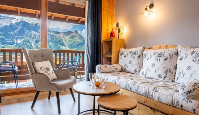 2 rooms cabin 6 pers, balcony , swimming pool ,WIFI and car park