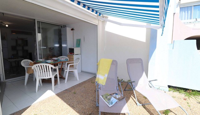 2 rooms cabin on the ground floor terrace