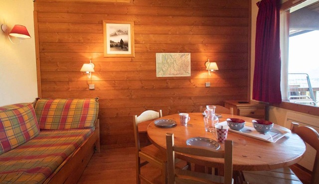 2 rooms + mezzanine in Valmorel, 5 pax, balcony, linens and cleaning included