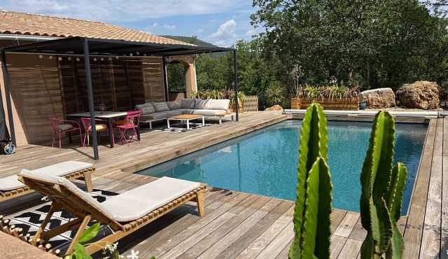 2 ROOMS WITH SWIMMING POOL IN A VILLA IN THE HEART OF NATURE ABSOLUTE CALM