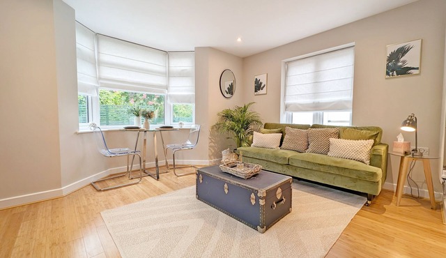 2 Roseland Apartment - sleeps 2 guests in 1 bedroom