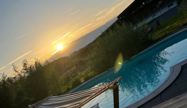 2 Rustikale Blockhütten auf Idyllisch Gelegenem Reiterhof