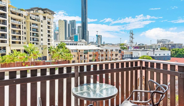 2 Seconds to…everything! ~ 1 Bed/1 Bath/1 Car – CBD Views