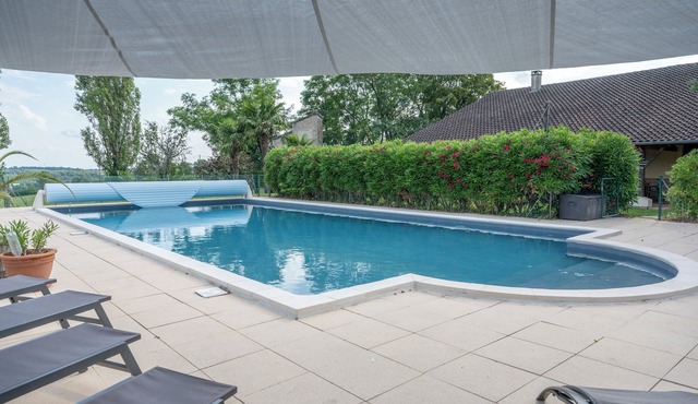 2 self-catering cottages on the same estate in the heart of South-West France