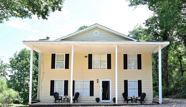 2 Separate Houses! Main House + Guest House!