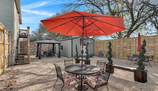 2 separate Living quarters-close to Stadium, Texas State and Floating the River
