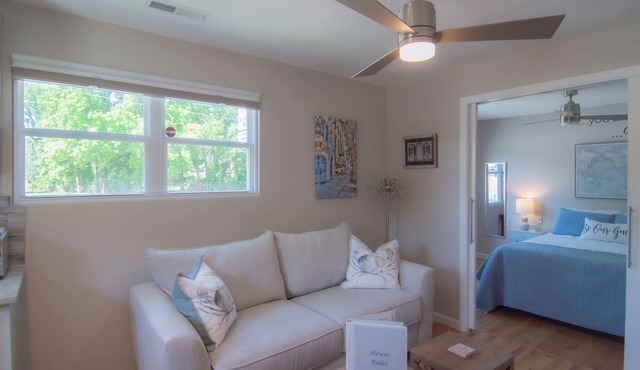 2 Southern Charm Studio 2 is a Private studio 4 miles to Downtown Charleston