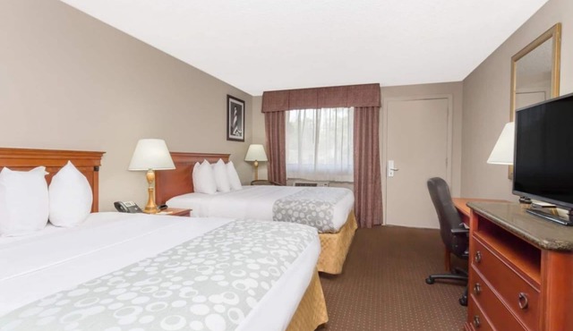 2 Spaces in the St Augustine Historic Downtown! Free Parking, Pool Access