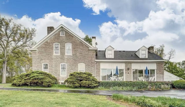 2 Spacious Homes totaling 8-bedrooms with in-ground POOL and Hot Tubs