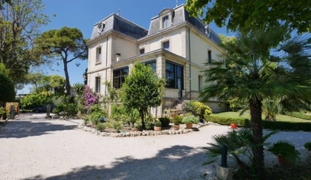 2-star apartment in writer's house