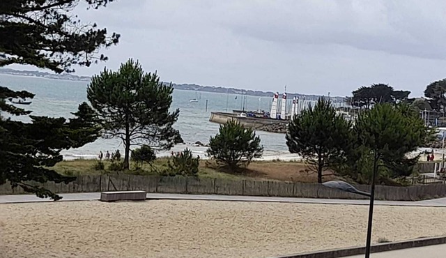 2-star apartment with sea view on Carnac's main beach