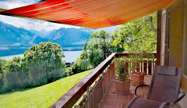 2-Storey Chalet Apartment · Panoramic Lake Thun & Jungfrau Views Near Interlaken