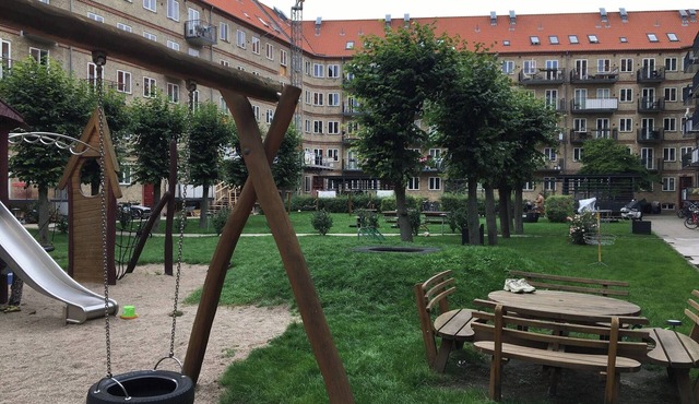 2-storey family apartment with lots of light, views and proximity to city and nature