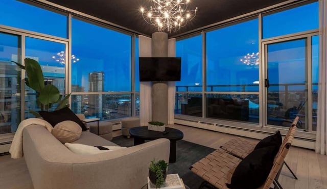 2-Storey PH Pano Views+2 Terraces|Parking|Soaker Tub