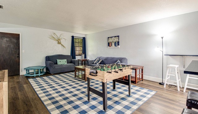 2-Story 3/2.5 Townhome in the heart of Downtown Deland