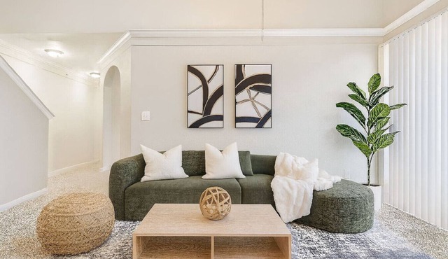 2 Story Boho Luxe Oasis, Private Garage & Balcony