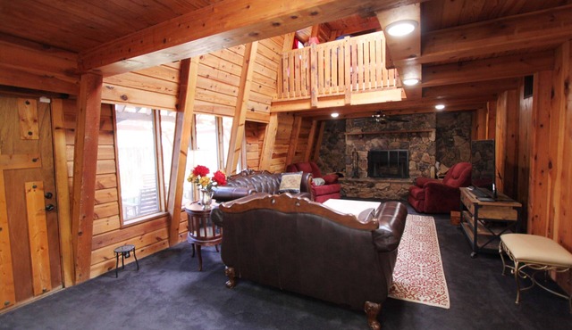 2-Story Cabin in the Cityn 30day min. Total withn all fees = $1656/30 day.