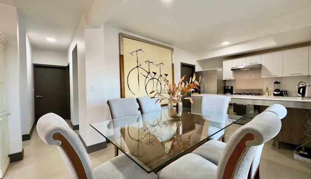 2 Story Condo, TJ, 3BDR, 3BR