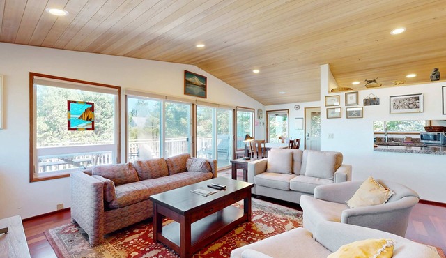 2-story dog-friendly home with Ping-Pong, gas grill, deck, wood stove-fireplace