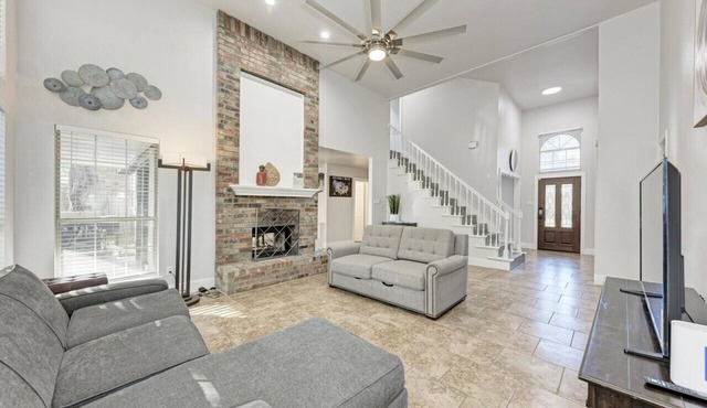 2 Story Home in Round Rock Sleeps 16 Guests