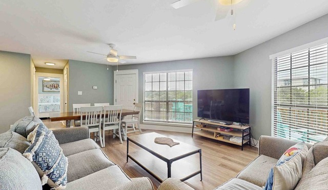 2-story home near the beach with deck, outdoor shower, W&Ds, 2 kitchens